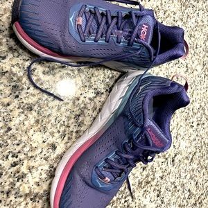 Hola One One W Clifton 5